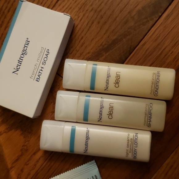 AIRLINES carry-on bundle - Picture 4 of 7